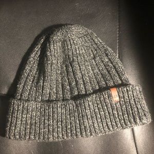 american eagle beanie